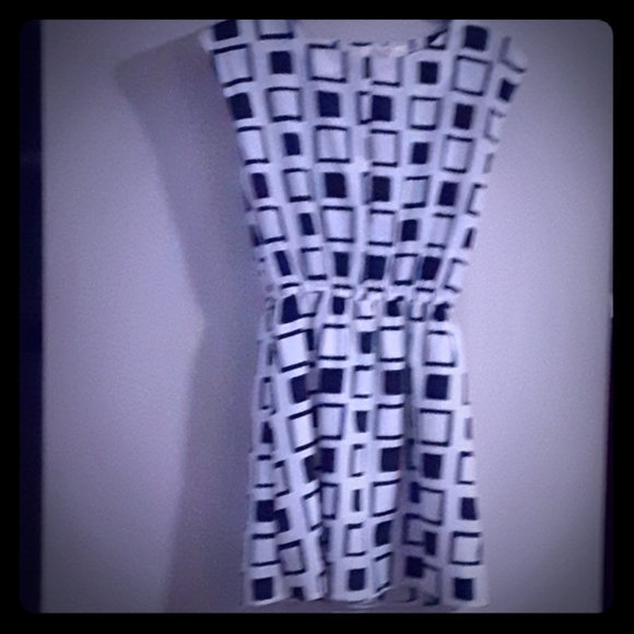 Dress - Picture 1 of 7